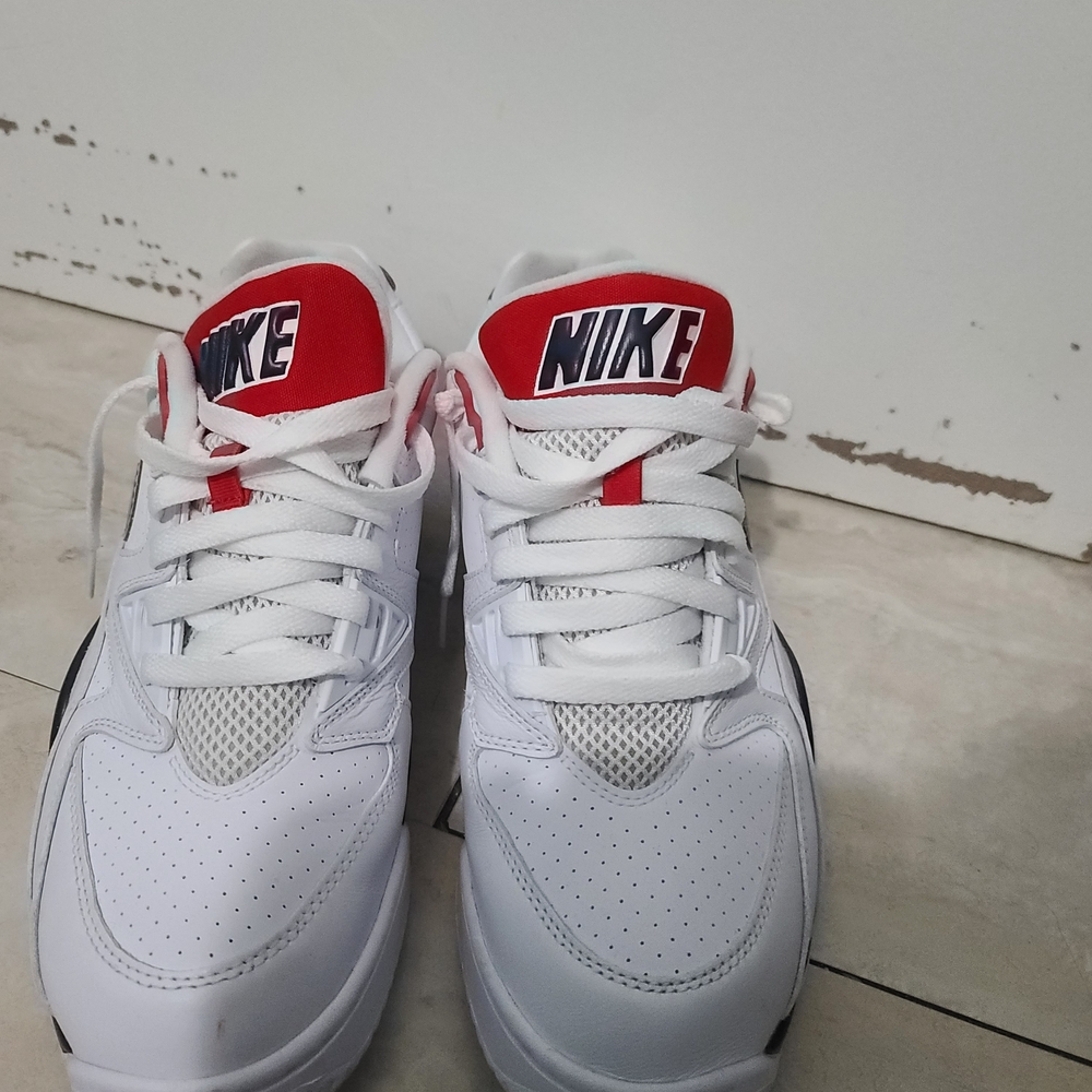 Nike White and Navy Sneakers - Picture 2 of 4
